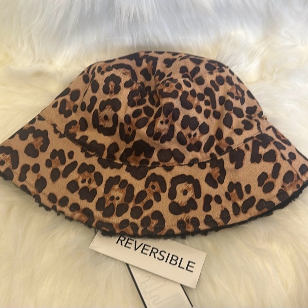NWT Vince Camuto Leopard Print Classic Bucket Hat Faux Black Shearling Lined - Picture 4 of 4